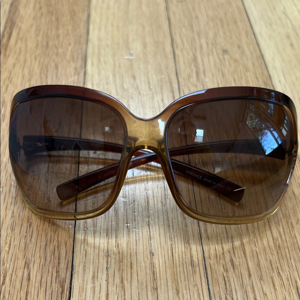 Versace Oversized Brown Gradient Women's Sunglasses w/ Case & Box - Picture 1 of 6